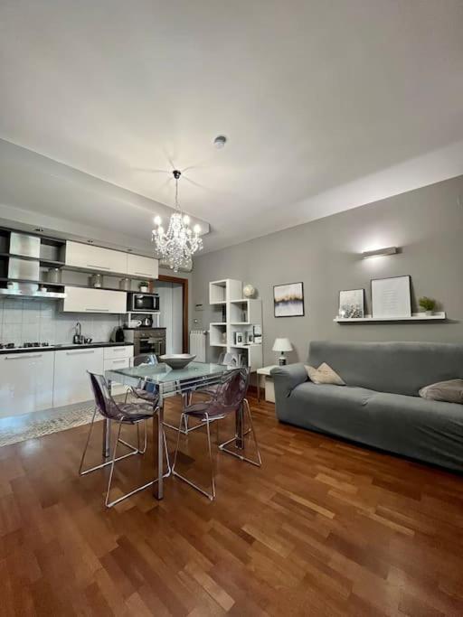 Casa Di Lillo Apartment เมราเต ภายนอก รูปภาพ