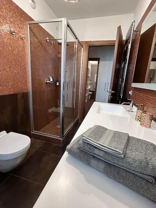 Casa Di Lillo Apartment เมราเต ภายนอก รูปภาพ