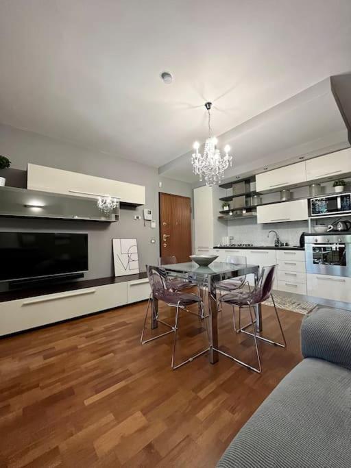 Casa Di Lillo Apartment เมราเต ภายนอก รูปภาพ